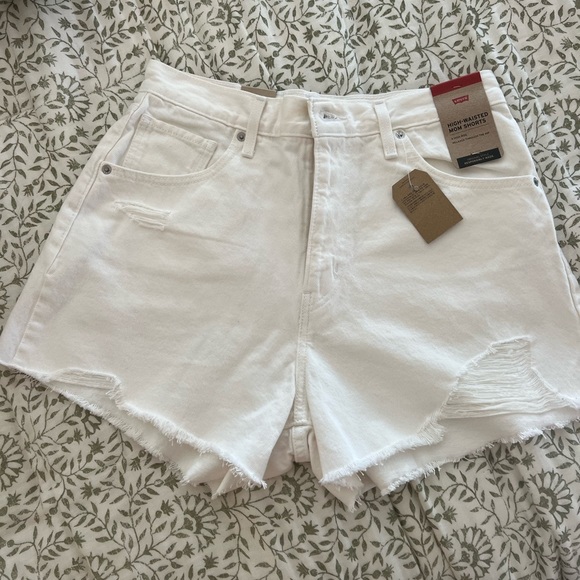 Levi’s high rise mom shorts - Picture 4 of 6